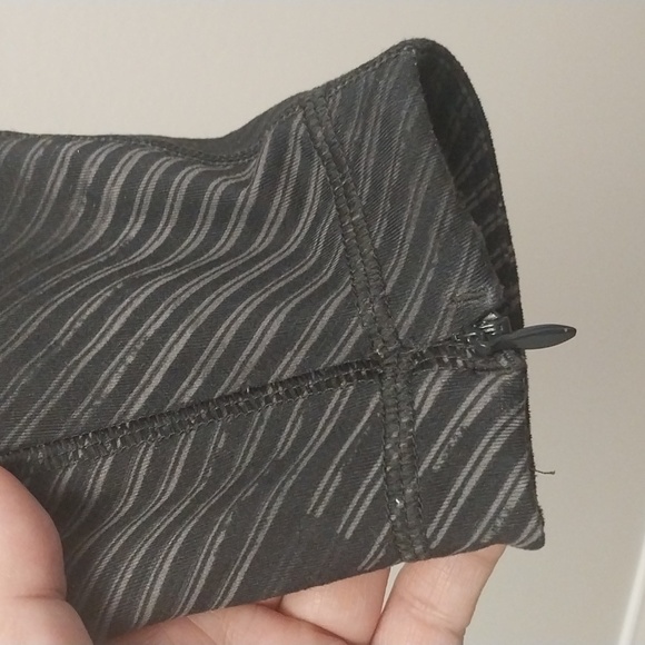 Under Armour Black/Grey Leggings with Zipper Calf size Medium - Picture 4 of 8